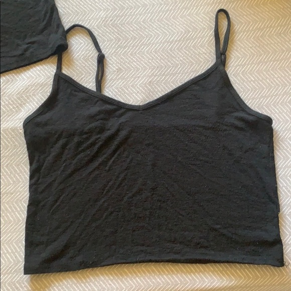 Bundle of 3 crop tops - Picture 3 of 6